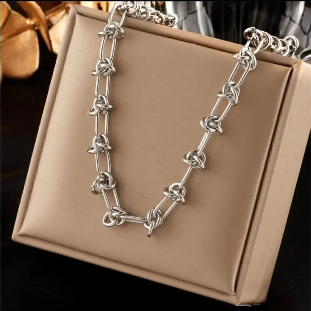 Fashion Knot Chain Twisted Silver Necklace